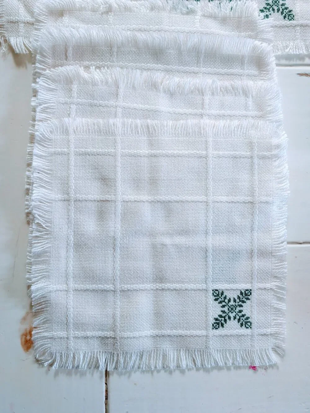 VTG Set Embroidered Cotton Placemats & Napkins White Cross Stitch Open Weave